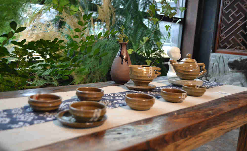 大宋定窯設(shè)計(jì)的土定醬釉茶具套裝，非常具有復(fù)古風(fēng).jpg
