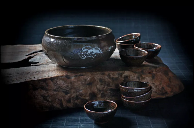 大茶碗：食罷一覺睡，起來兩碗茶。(圖2)
